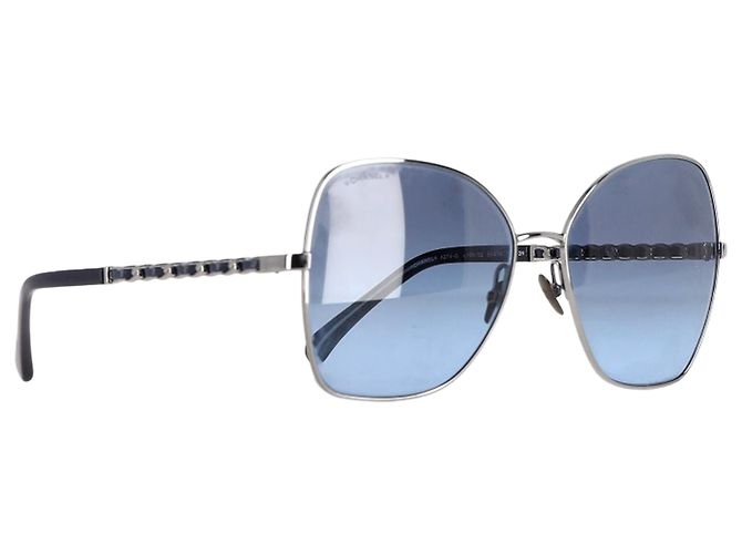 Timeless Gafas de sol de gran tamaño tintadas en azul con cadena de metal Chanel - vista 2