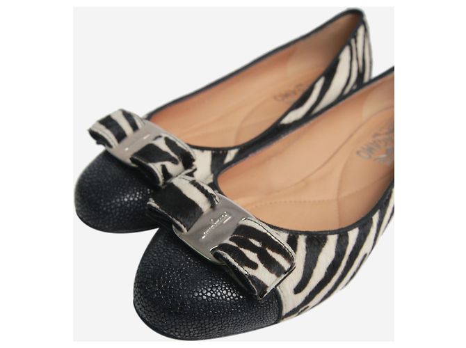 Salvatore Ferragamo Schwarze Zebra Carolina Pony-Haar Ballettschuhe - Größe EU 36 - Ansicht 4