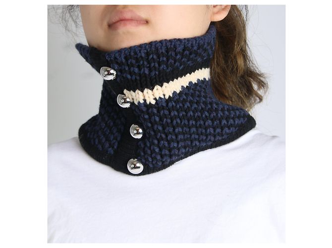 Bouchra Jarrar Strickschal mit Marineknopf-Detail Marineblau - Ansicht 2