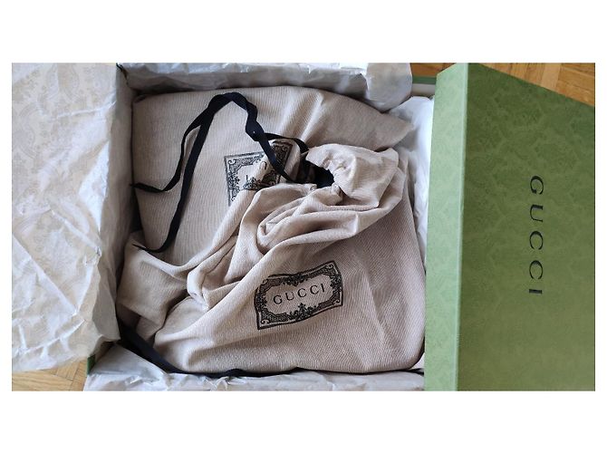 GUCCI STIVALETTI DONNA CON LOGO E SUOLA A CARRARMATO. Nero - vista 12