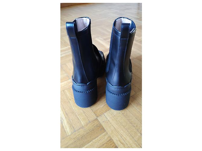 GUCCI STIVALETTI DONNA CON LOGO E SUOLA A CARRARMATO. Nero - vista 4