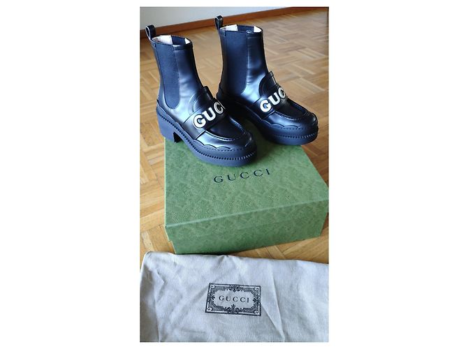 GUCCI STIVALETTI DONNA CON LOGO E SUOLA A CARRARMATO. Nero - vista 5