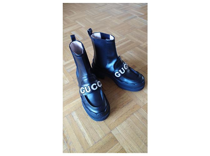 GUCCI STIVALETTI DONNA CON LOGO E SUOLA A CARRARMATO. Nero - vista 6