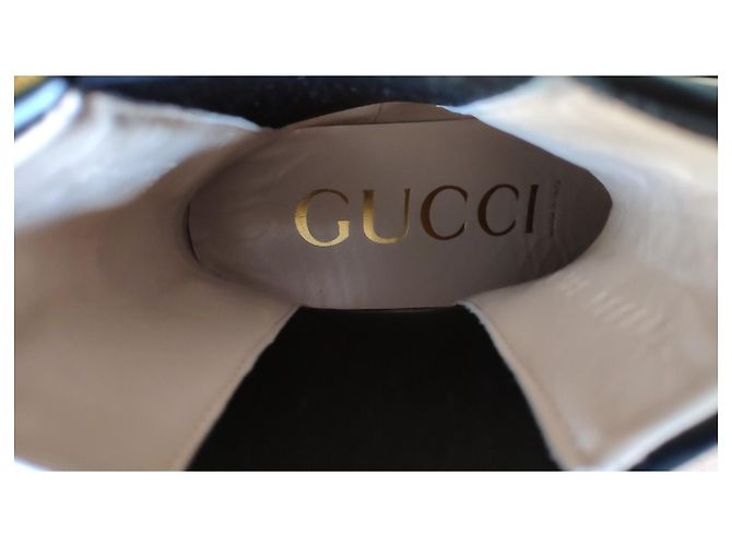 GUCCI STIVALETTI DONNA CON LOGO E SUOLA A CARRARMATO. Nero - vista 9