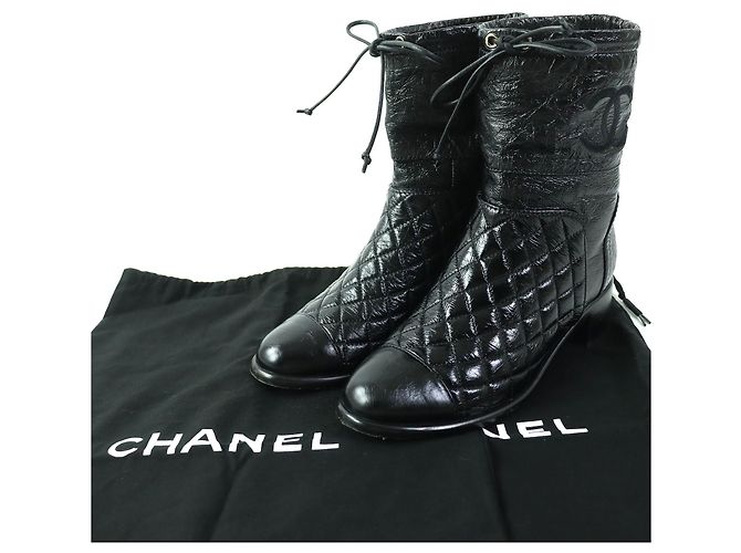 Botas cortas de cuero negro COCO Mark de Chanel G34096 - vista 2