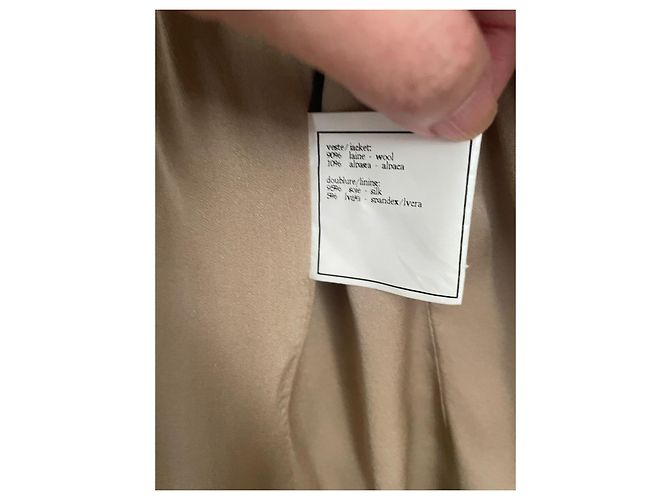 Cambon Chanel 1996 runway collection 14 Gripoix button Jacket Beige - view 7