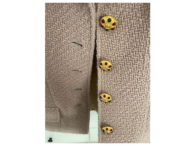 Cambon Chanel 1996 runway collection 14 Gripoix button Jacket Beige - view 8