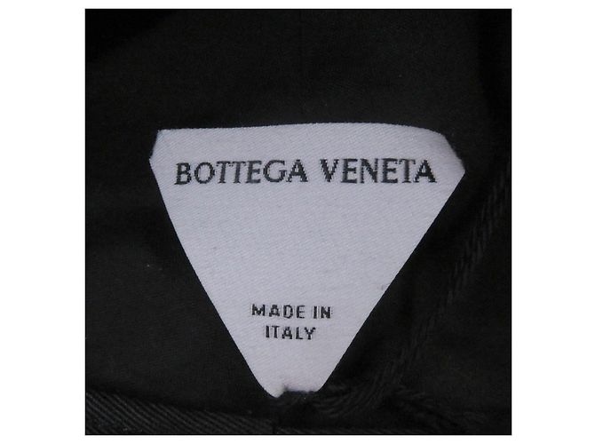 Cappello bucket con stampa Intrecciato di Bottega Veneta - vista 4