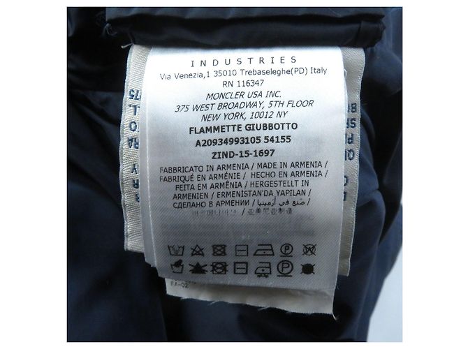 Cappotto in nylon imbottito Moncler FLAMMETTE blu navy per donne - vista 11