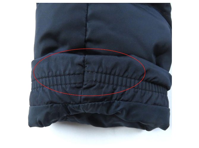 Cappotto in nylon imbottito Moncler FLAMMETTE blu navy per donne - vista 17