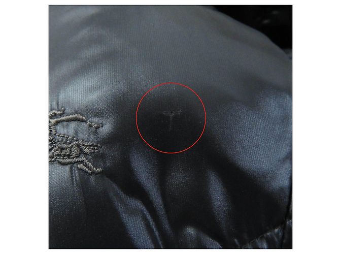 Casaco de nylon acolchoado Burberry com capuz de pele preto - vista 13