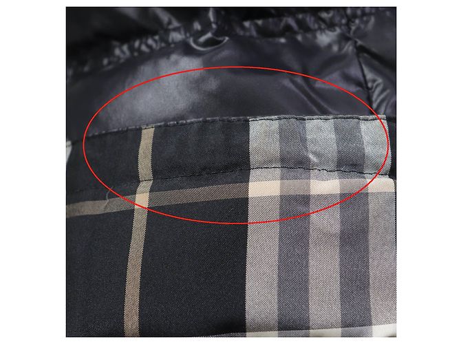 Casaco de nylon acolchoado Burberry com capuz de pele preto - vista 14