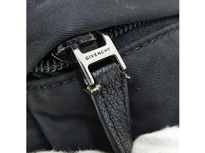 Schwarze Nylon Umhängetasche von Givenchy - Ansicht 12