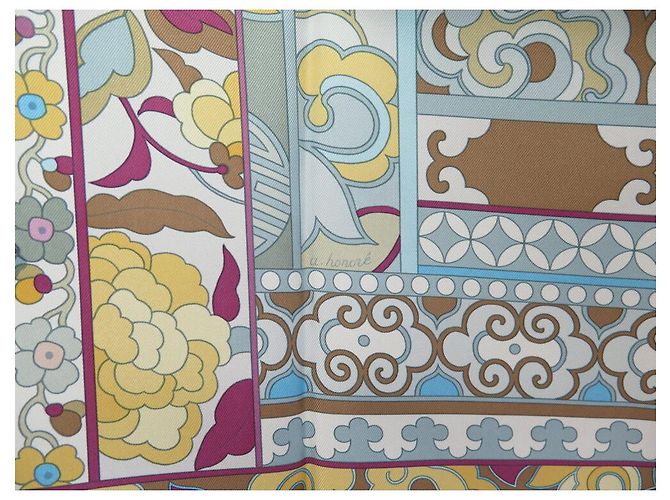 Hermès NUEVE RARO BUFANDA HERMES LA MUJER CON SUELAS DE VIENTO ALINE HONORE BUFANDA CUADRADA Multicolor - vista 8