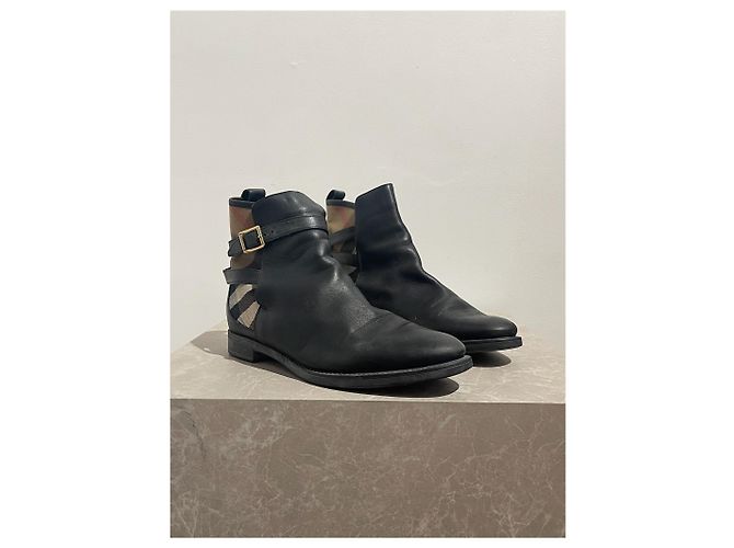 Stivaletti BURBERRY T.EU 38 Pelle Nero - vista 2