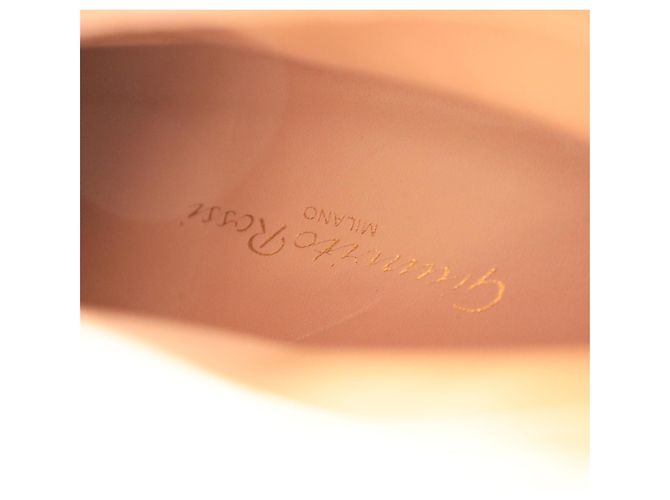Stivaletti ricamati Gianvito Rossi in velluto rosa - vista 15