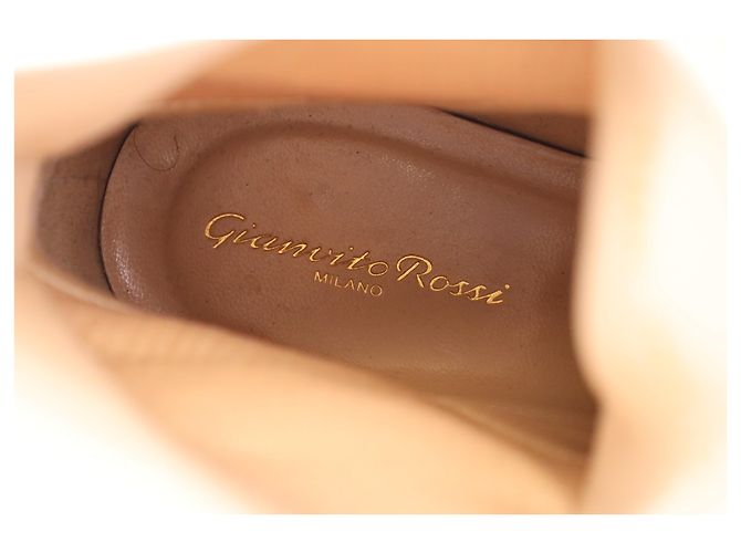 Stivaletti ricamati Gianvito Rossi in velluto rosa - vista 16