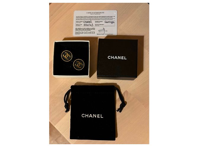 Pendientes de botón CHANEL con el logo CC entrelazado de 1995 Negro Dorado - vista 11