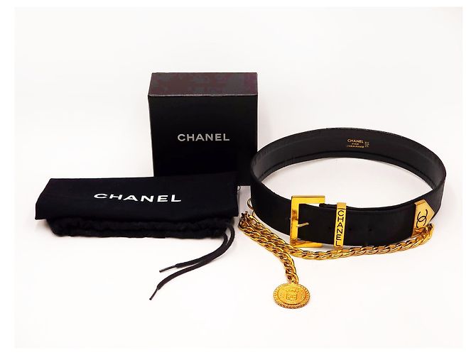 Chanel Vintage Karl Lagerfeld Leder- und Medaillon-Gürtel Schwarz - Ansicht 2