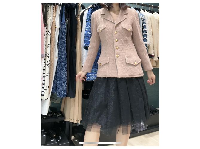 Cambon Chanel 1996 runway collection 14 Gripoix button Jacket Beige - view 11