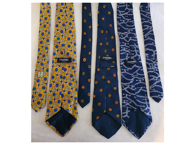 3 cravates chanel vintage Blanc Multicolore Jaune Bleu Marine - vue 2