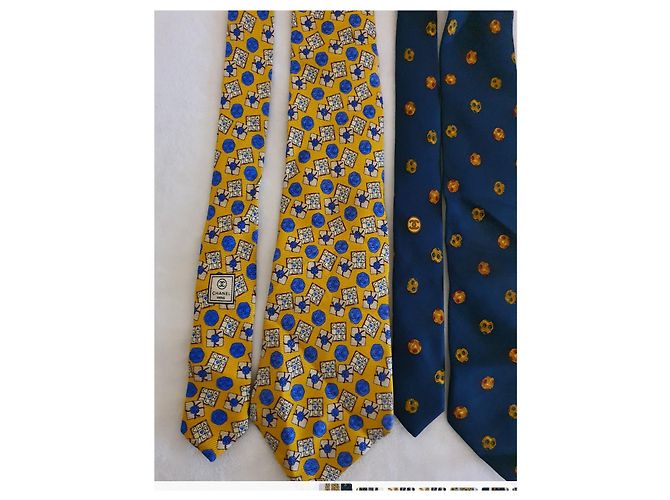 3 cravates chanel vintage Blanc Multicolore Jaune Bleu Marine - vue 5