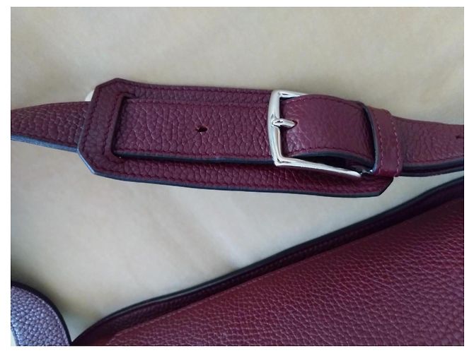 Borsa a tracolla Hermès Jypsiere in pelle bordeaux Bordò - vista 10