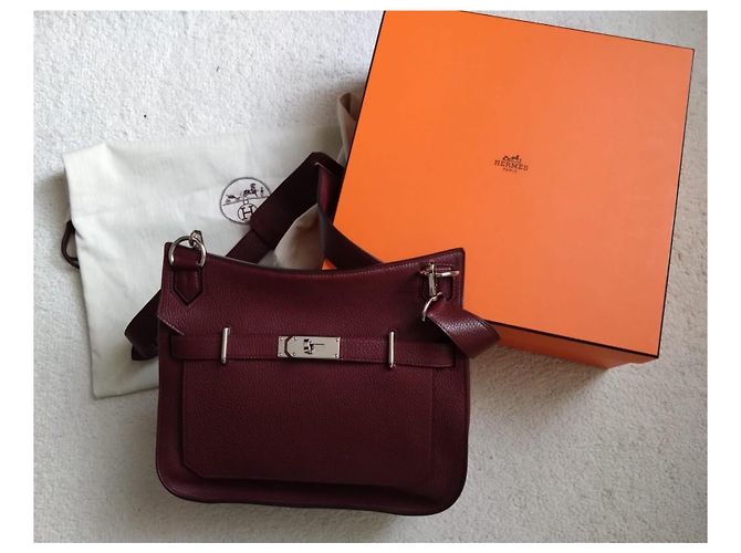 Borsa a tracolla Hermès Jypsiere in pelle bordeaux Bordò - vista 11