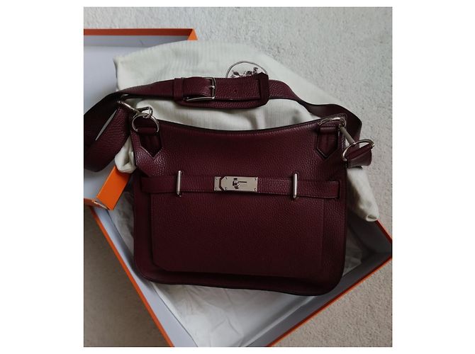 Borsa a tracolla Hermès Jypsiere in pelle bordeaux Bordò - vista 12