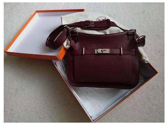 Borsa a tracolla Hermès Jypsiere in pelle bordeaux Bordò - vista 14