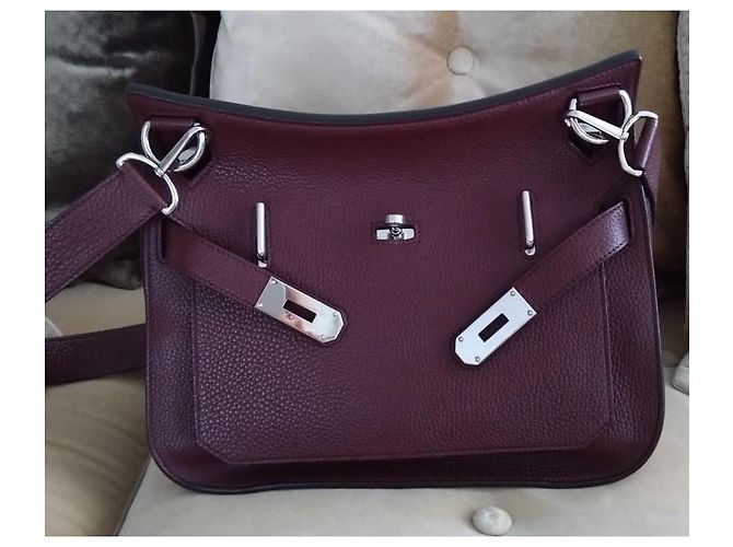 Borsa a tracolla Hermès Jypsiere in pelle bordeaux Bordò - vista 4