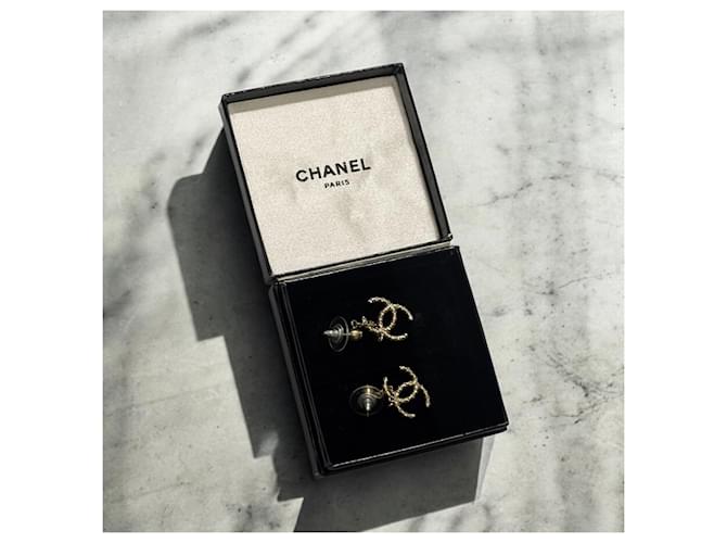 Orecchini Crystal CC di CHANEL Gold hardware - vista 3