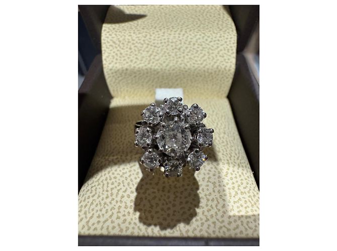 Autre Marque Daisy Ring Diamanten 18 Karat Weißgold Größe 50 Silber Hardware - Ansicht 4