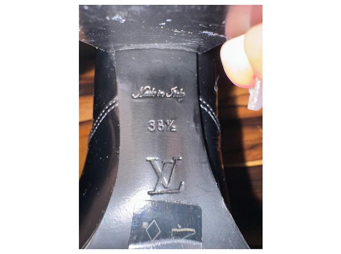 Botines Louis Vuitton Star Trail Limited de charol negro - vista 6