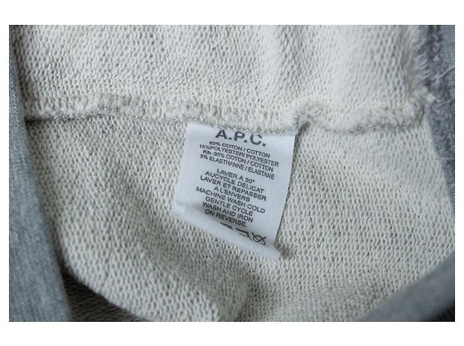 Autre Marque A.P.C., grauer Rundhalspullover mit PARIS-Druck - Ansicht 6