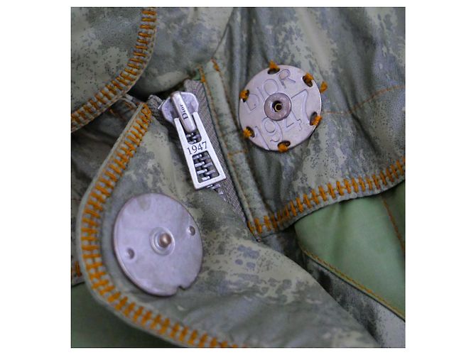 Dior x John Galliano Herbst 2006 Camouflage Pufferjacke Grün - Ansicht 18