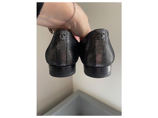 Ballerine Chanel Bicolore in Pelle Nera e Metallizzata Nero Metallico - vista 4