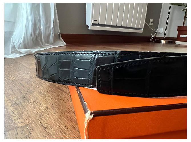 Cinturón Hermès de cuero de cocodrilo negro con hebilla H dorada 85 cm - vista 4