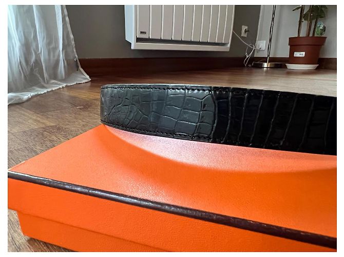 Cinturón Hermès de cuero de cocodrilo negro con hebilla H dorada 85 cm - vista 6