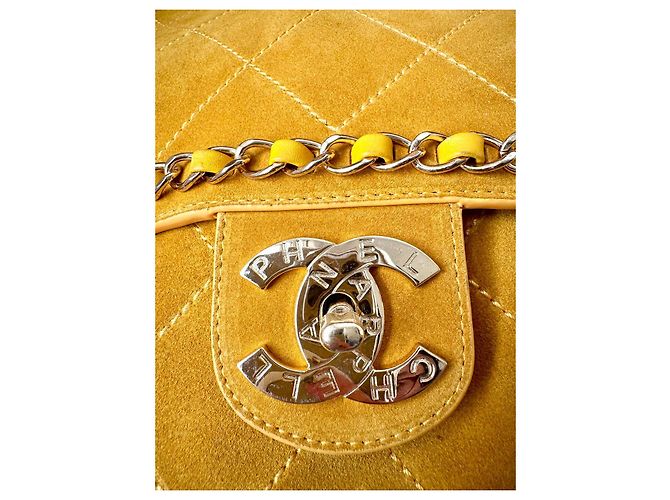 CHANEL x Pharrell Williams Borsa XXL in Pelle di Agnello Scamosciata Gialla Giallo - vista 3