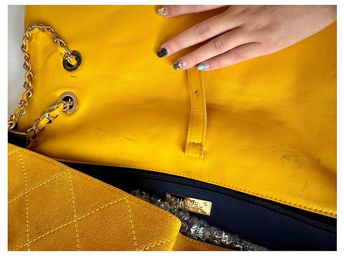 CHANEL x Pharrell Williams Borsa XXL in Pelle di Agnello Scamosciata Gialla Giallo - vista 4