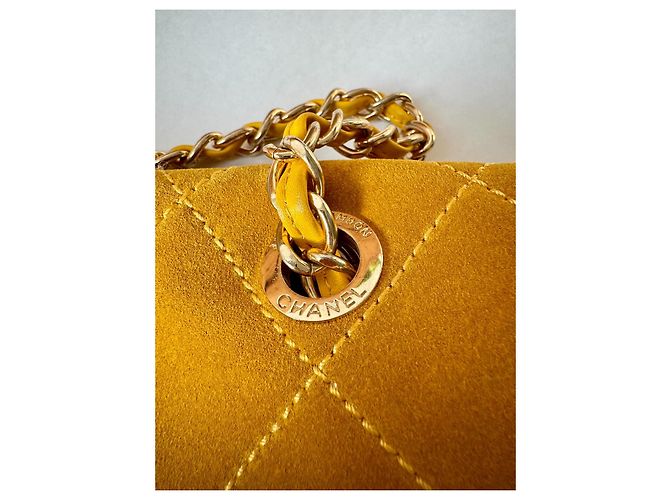 CHANEL x Pharrell Williams Borsa XXL in Pelle di Agnello Scamosciata Gialla Giallo - vista 6