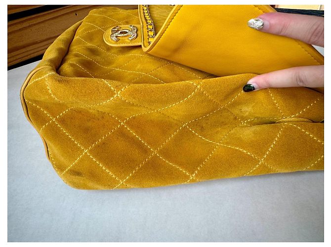 CHANEL x Pharrell Williams Borsa XXL in Pelle di Agnello Scamosciata Gialla Giallo - vista 8