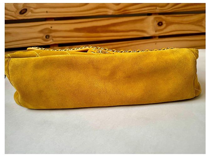 CHANEL x Pharrell Williams Borsa XXL in Pelle di Agnello Scamosciata Gialla Giallo - vista 9