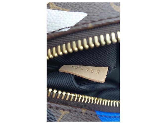 Louis Vuitton bumbag League of Legends Brown - view 5