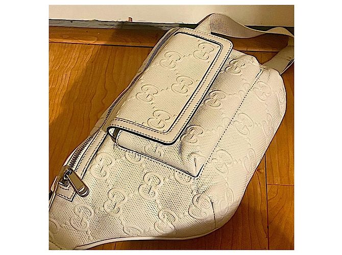 Authentic Gucci Pre-Fall '23 Weiß Jumbo GG Leder Gürteltasche - Ansicht 2