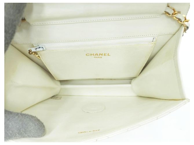 Timeless Chanel Classico Senza Tempo con Patta Singola Trapuntata Bianco - vista 19