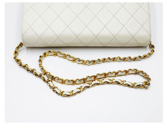 Timeless Chanel Classico Senza Tempo con Patta Singola Trapuntata Bianco - vista 8