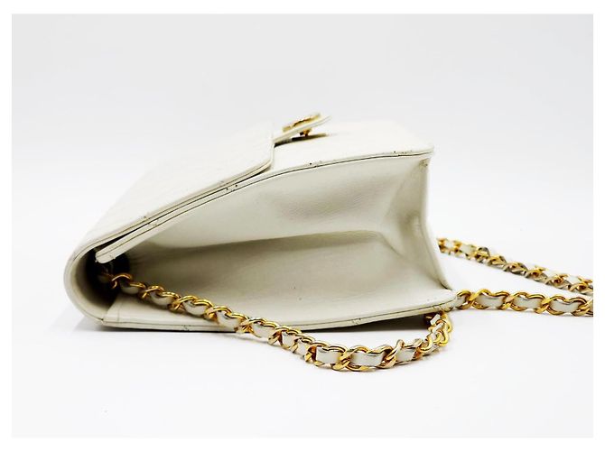 Timeless Chanel Classico Senza Tempo con Patta Singola Trapuntata Bianco - vista 9