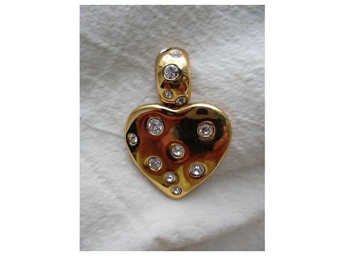 Yves Saint Laurent Pendente a forma di cuore in metallo dorato con strass. D'oro - vista 5